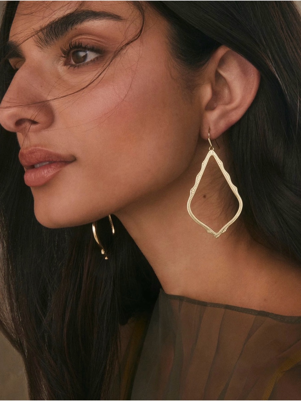 Kendra Scott Sophee Drop Earrings in gold